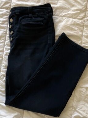 Liverpool Women’s Dark Blue Button-Accent Cropped Jeans